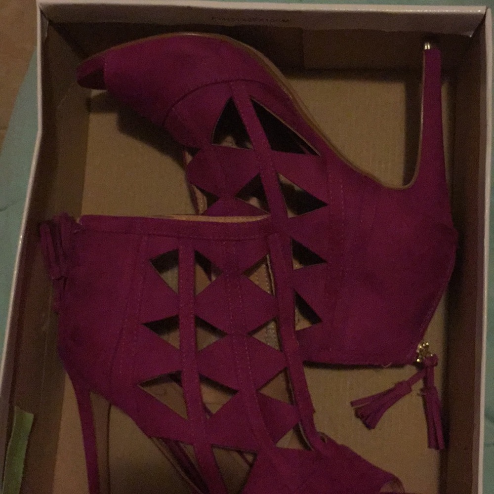 Never worn they were a gift